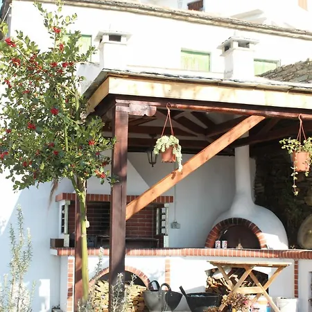 Castaneda 2